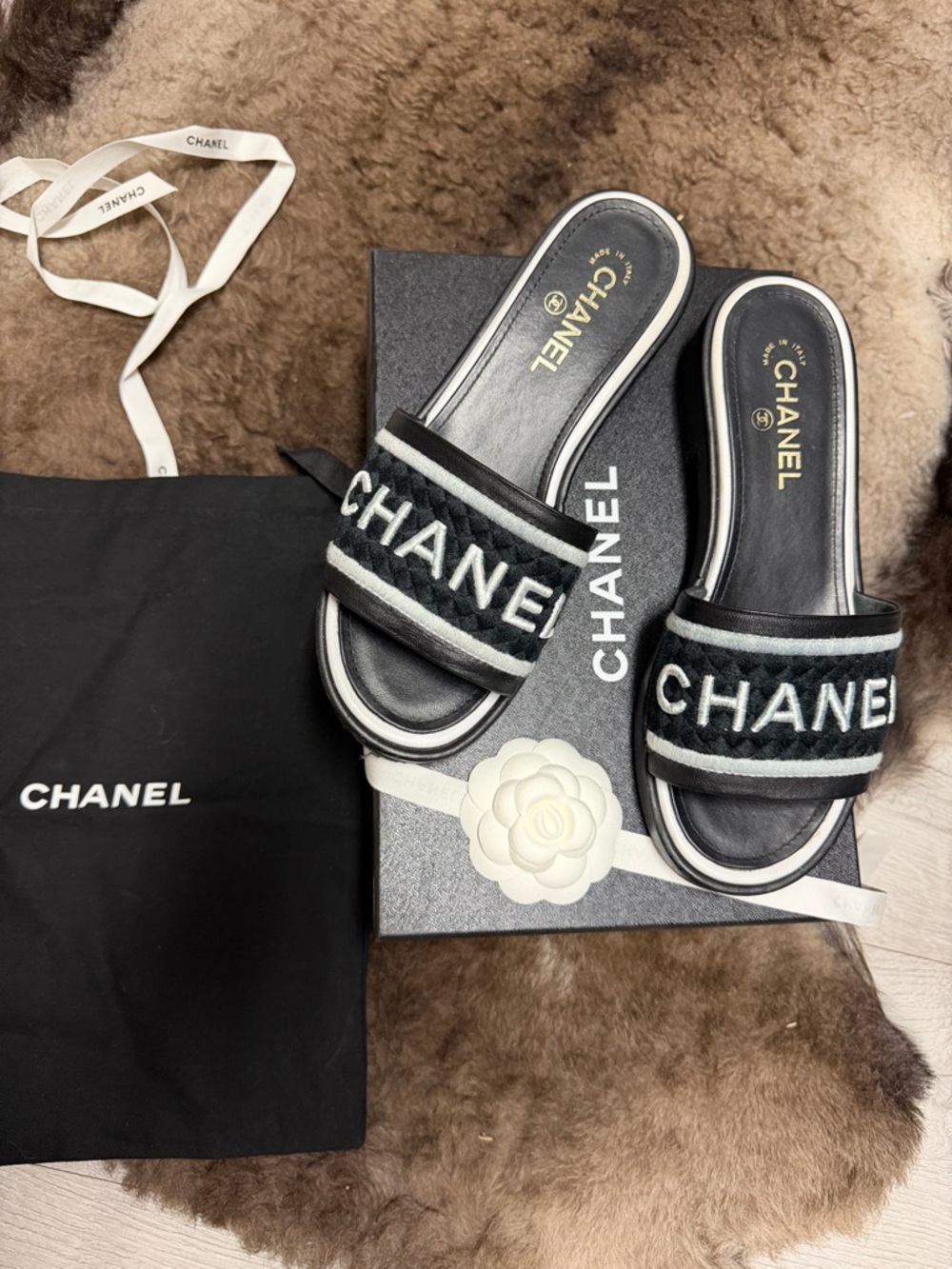 Authentic! CHANEL Black and White Quilted Logo Slide Mules Sandals  size 39.5 - Picture 2 of 13
